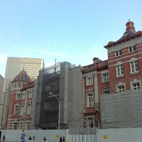 保存復原工事中の東京駅丸の内口