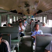 タイ 鉄道車内の様子