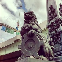 日本橋 (Nihon-bashi Bridge) 親柱の獅子...