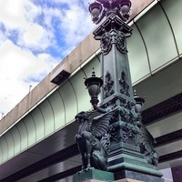 日本橋 (Nihon-bashi Bridge) 中央柱の麒麟さん...