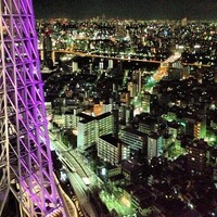 東京スカイツリー イーストタワー 30階から東京スカイツリー越しに隅田川、...