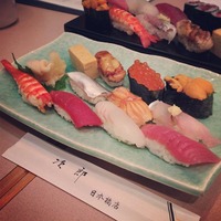 すきやばし次郎 日本橋店 お茶しに高島屋入ったのに紆余曲折あってお寿司食べ...