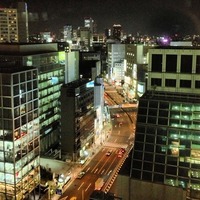 日本オラクル株式会社 本社 青山センターから見下ろした外苑前交差点の夜の風...