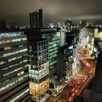 日本オラクル株式会社 本社 13階から外苑前交差点の夜景...