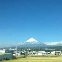 新幹線 富士山絶景スポット 程よく雲があった方がなんか雰囲気あっていいなあ...